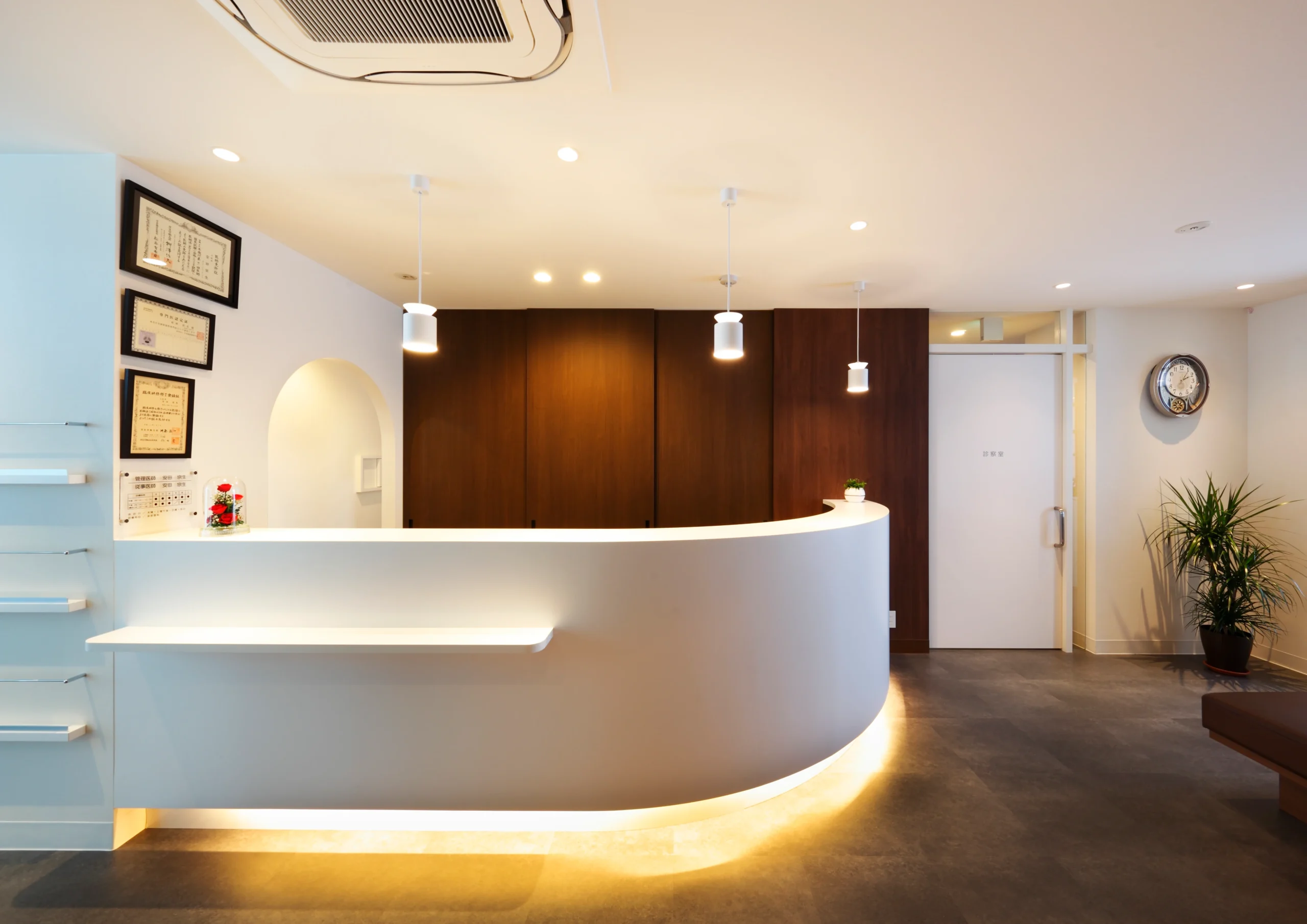 やすだ泌尿器科クリニックの受付写真